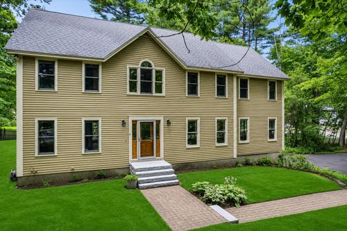 4 Berge Ln, Derry, NH, 03038-4913 | Card Image