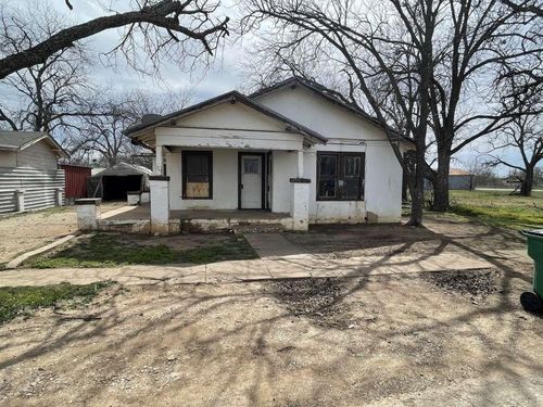705 Needham St, Coleman, TX, 76834-7151 | Card Image