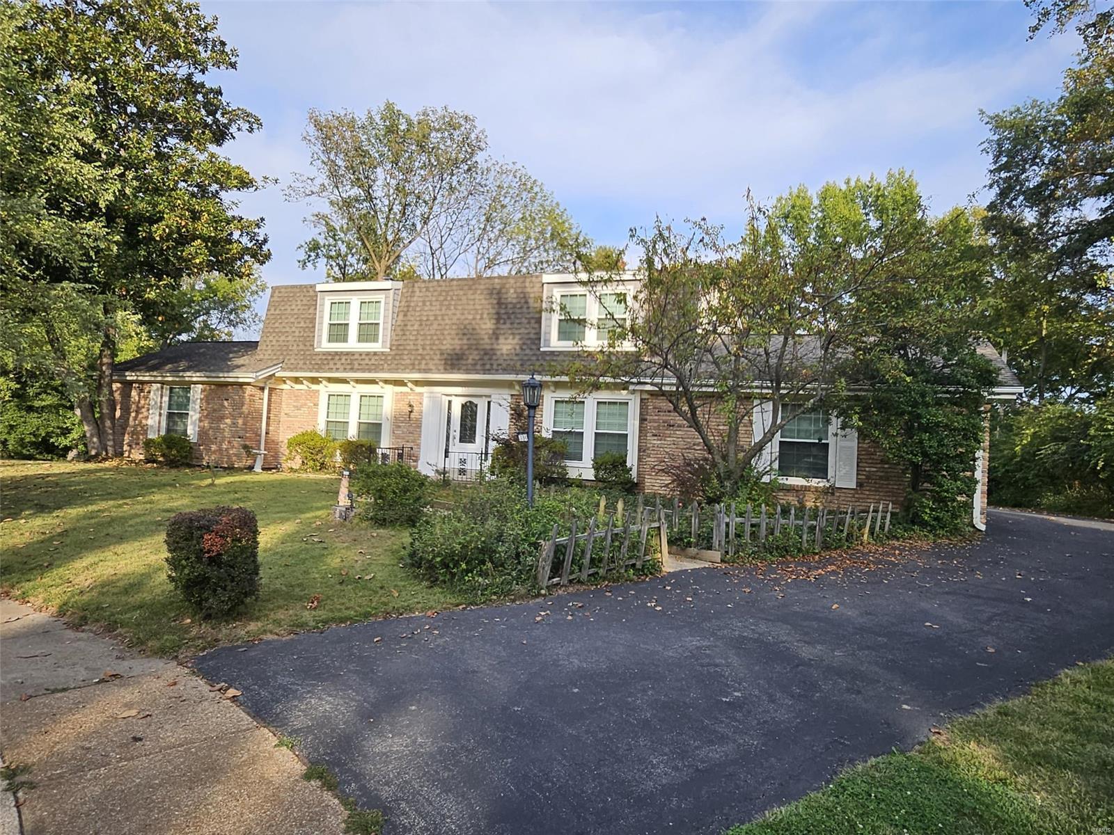 Marmont Ct, Chesterfield, MO 63017