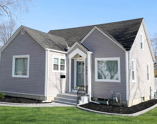 156 S Elm St, Manteno, IL, 60950-1417 | Card Image