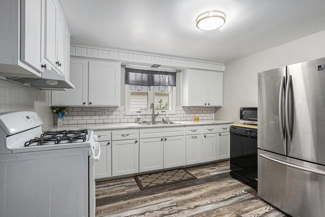1012 E Hatch St, House other with 2 bedrooms, 1 bathrooms and null parking in Sturgis MI | Image 6