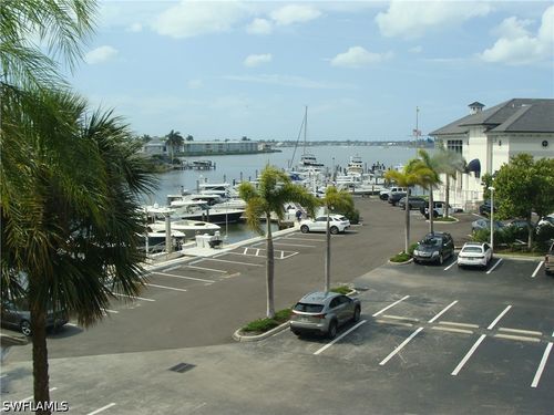 apt-201d-807 River Point Dr, NAPLES, FL, 34102-3445 | Card Image