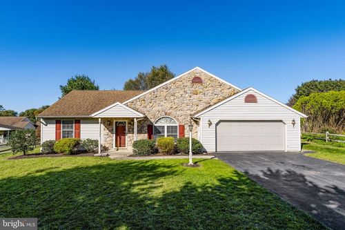 194 Stephen Ln, Ephrata, PA, 17522-9769 | Card Image