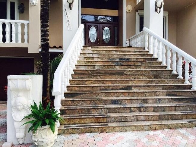 Main Entrance | Image 7