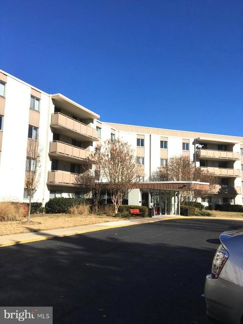 b315-7501 Democracy Blvd, BETHESDA, MD, 20817-1210 | Card Image