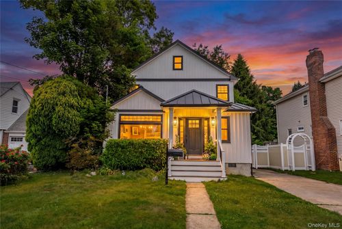 246 Oak St, Bellmore, NY, 11710-3107 | Card Image