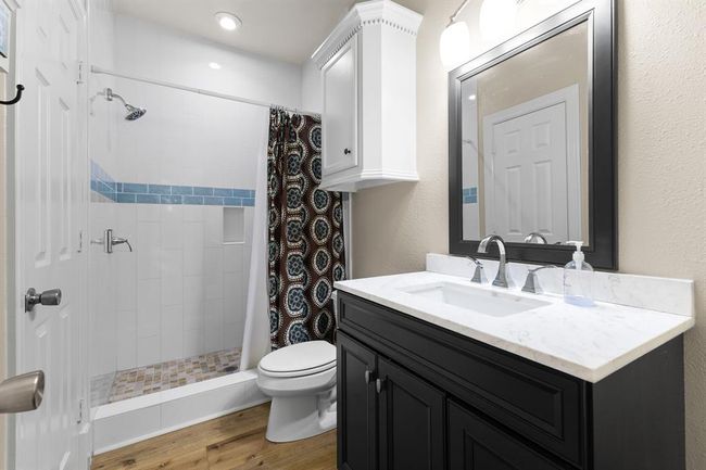 guest bathroom | Image 9