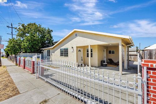 1111 Stonington Ave, San Pablo, CA, 94806-2252 | Card Image