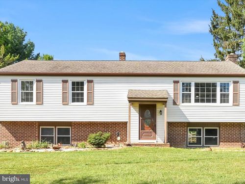 1514 Hillcrest Ln, DOWNINGTOWN, PA, 19335-3519 | Card Image