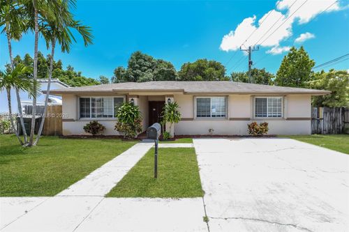 809 Sw 8th Ave, Hallandale Beach, FL, 33009-6805 | Card Image