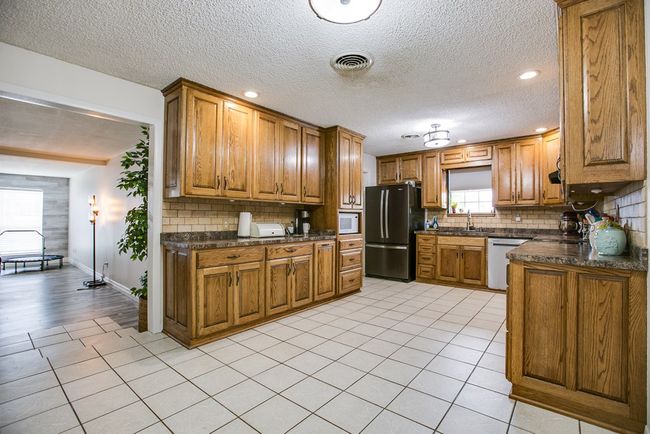 104 Largent Ave, House other with 4 bedrooms, 2 bathrooms and 2 parking in Ballinger TX | Image 15