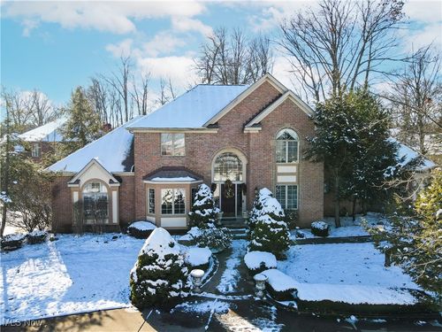 3700 Tamarisk Dr, Akron, OH, 44333-9221 | Card Image