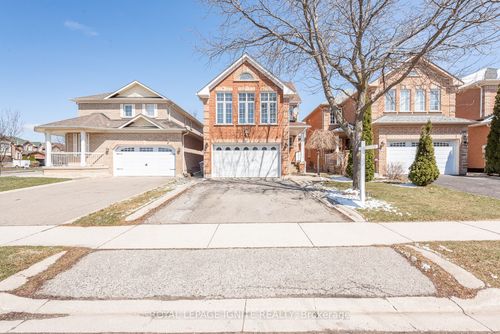 3 Todmorden Drive, Brampton, ON, L7A1M5 | Card Image