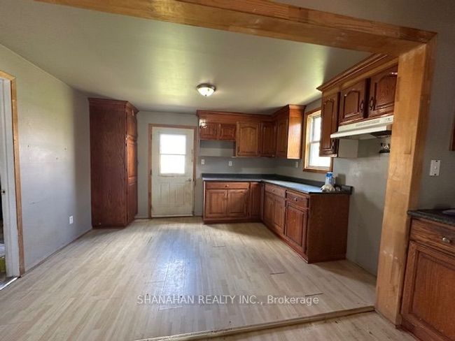577 Erie Street, House other with 3 bedrooms, 2 bathrooms and 3 parking in Warwick ON | Image 4