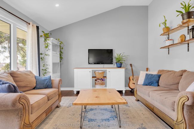 24 Rodgers Dr, House other with 3 bedrooms, 2 bathrooms and 2 parking in Stirling ON | Image 10