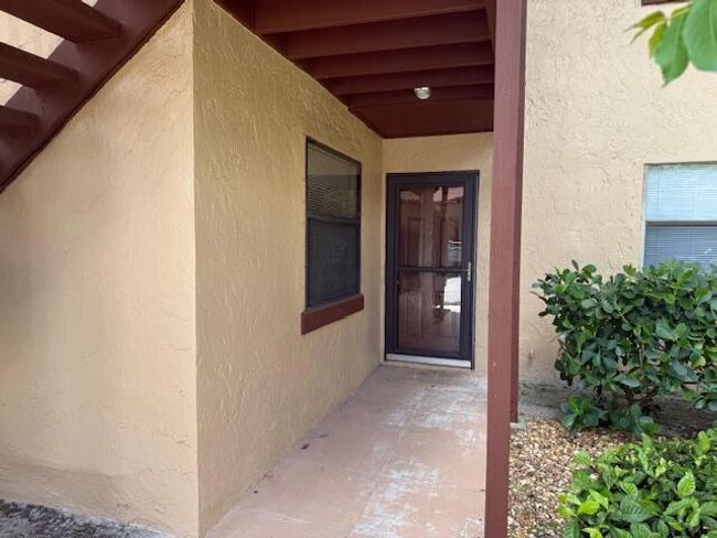 1303 Lakeview Dr E, Condo with 2 bedrooms, 2 bathrooms and null parking in Royal Palm Beach FL | Image 11