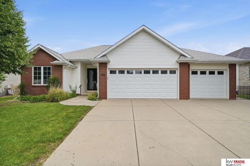 2150 Manitou Dr, Lincoln, NE, 68521-5062 | Card Image