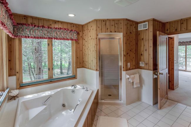 Full bath with a whirlpool tub and separate shower! | Image 25