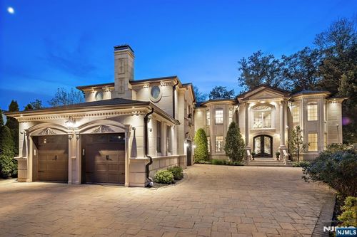 56 Lilac Ln, Paramus, NJ, 07652-5219 | Card Image