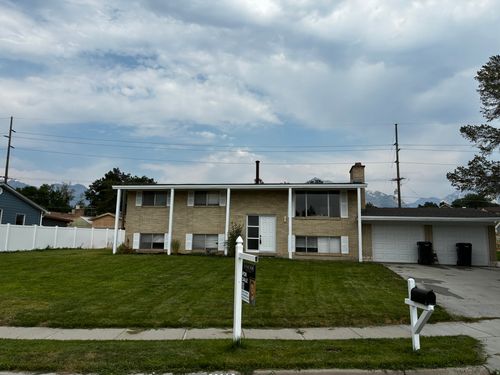 8629 S Vaquero Dr, Sandy, UT, 84094-1823 | Card Image