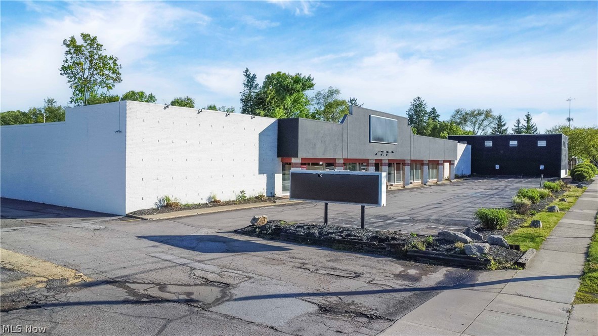 Commercial Sale in Mentor 5