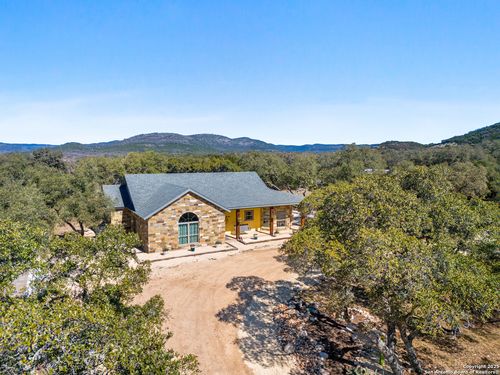 381 Camino Primero, Leakey, TX, 78873 | Card Image