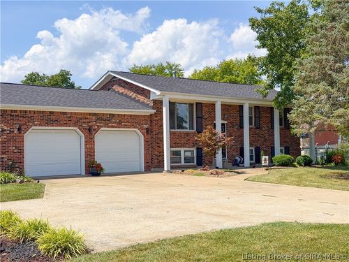 2241 Greentree N, Clarksville, IN, 47129-8957 | Card Image