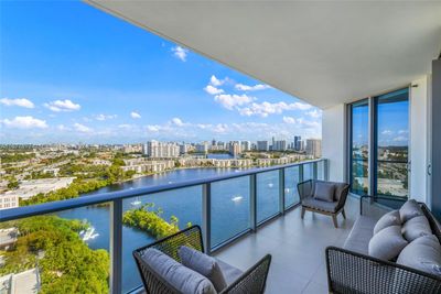 2106 - 17301 Biscayne Blvd, Condo with 3 bedrooms, 3 bathrooms and null parking in North Miami Beach FL | Image 1