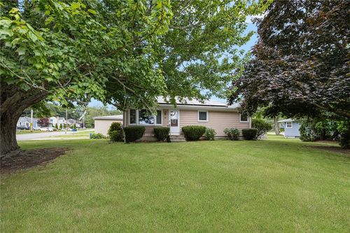 82 Sherry Ave, Bristol, RI, 02809-2525 | Card Image
