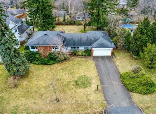 272 Pinehurst Dr, Oakville, ON, L6J4X3 | Card Image
