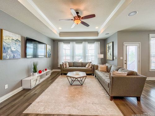 7427 Valle Msn, Boerne, TX, 78015-5060 | Card Image