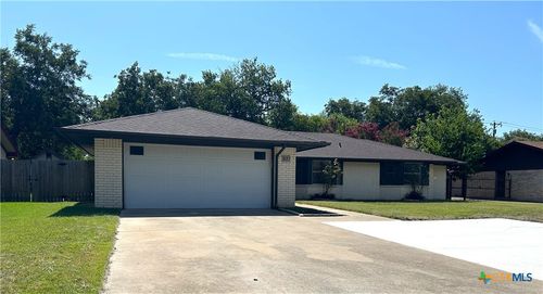 821 S Roy Reynolds Dr, Harker Heights, TX, 76548-1171 | Card Image