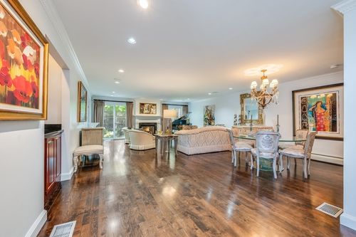 c-439 Dedham St, Newton, MA, 02459-3300 | Card Image