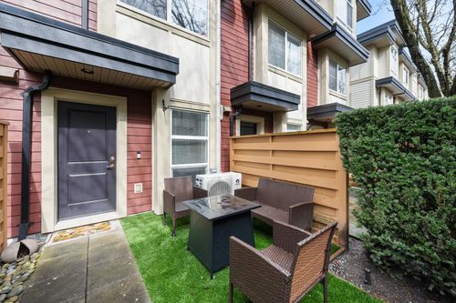 26-19477 72a Ave, Surrey, BC, V4N6M2 | Card Image