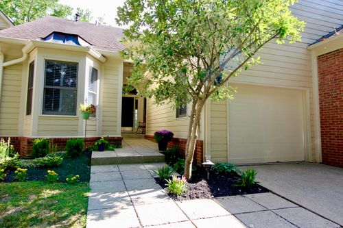 1054 Heather Hills Ln, Lexington, KY, 40511 | Card Image