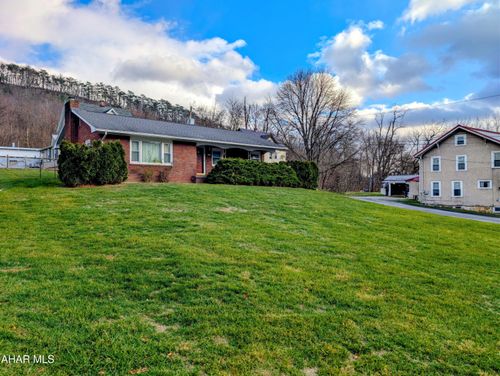 619 N Spring St, Everett, PA, 15537-1030 | Card Image