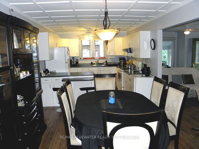 6016 Max Dr, House other with 2 bedrooms, 2 bathrooms and 6 parking in Kettle And Stony Point Fn ON | Image 19