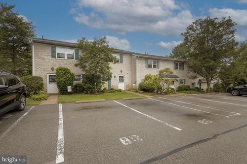90-90 Hampstead Dr, AMBLER, PA, 19002-4937 | Card Image