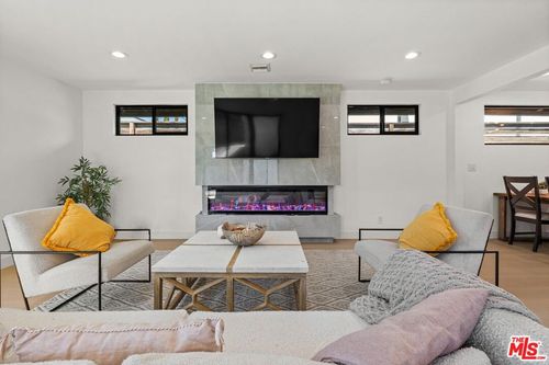 5253 Buffalo Avenue, Sherman Oaks, CA, 91401 | Card Image