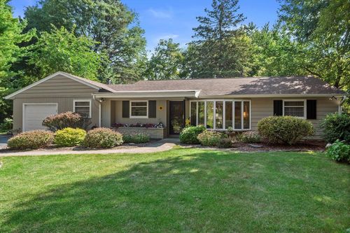 10125 W Ridge Road, Hales Corners, WI, 53130 | Card Image