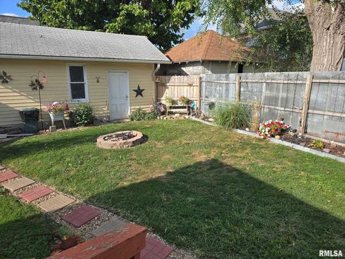 376 W Euclid Ave, Lewistown, IL, 61542-1347 | Card Image