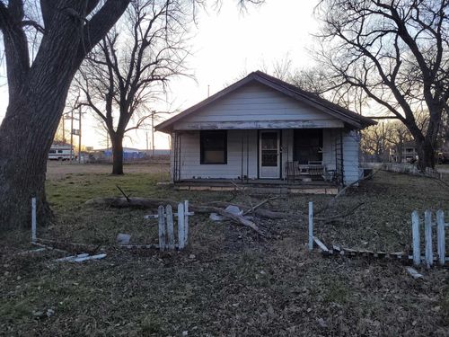 109 N Jackson St, Toronto, KS, 66777-3310 | Card Image