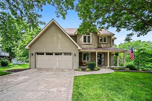 632 Taylor Dr, Liberty, MO, 64068-1287 | Card Image