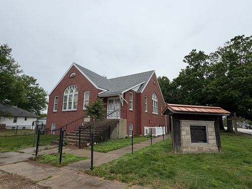 101 W Hardin St, Centralia, IL, 62801-2050 | Card Image