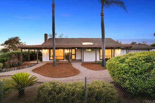 112 Palmas Norte, Fallbrook, CA, 92028-2541 | Card Image