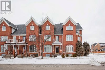 90 Bassett Ave, Townhouse with 3 bedrooms, 4 bathrooms and 3 parking in Richmond Hill ON | Image 1