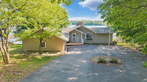 216 Pine Knob Cir, Moneta, VA, 24121-2609 | Card Image