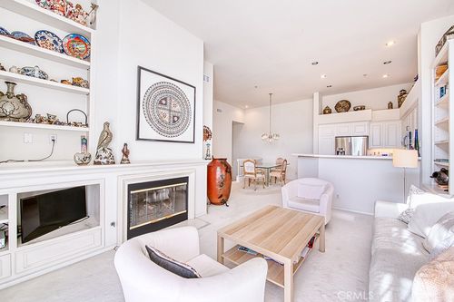 1204 Solvay Aisle, Irvine, CA, 92606-0854 | Card Image