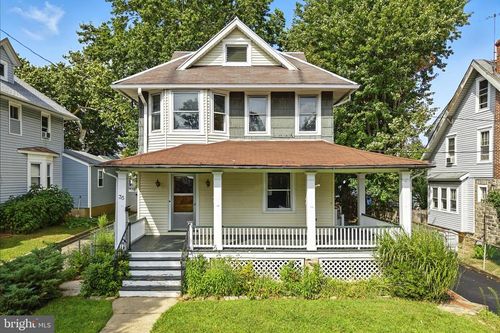 35 E Knowles Ave, GLENOLDEN, PA, 19036-1808 | Card Image