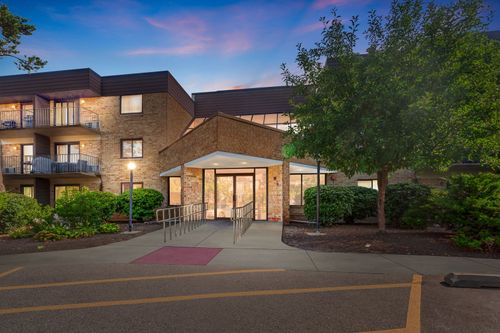 apt-103-5600 Astor Ln, Rolling Meadows, IL, 60008-4187 | Card Image